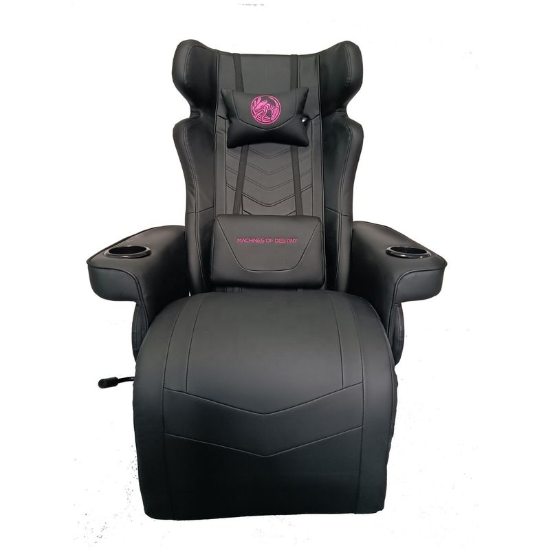 La salle de jeux doit avoir une chaise de jeu de luxe entièrement noire avec un porte-coupe et des haut-parleurs Bluetooth